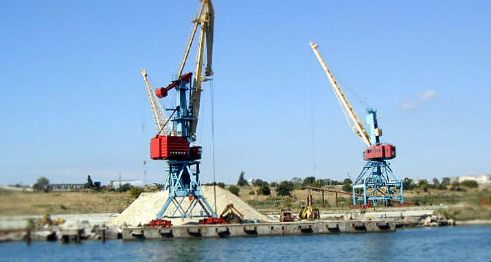 Berth of the sand complex