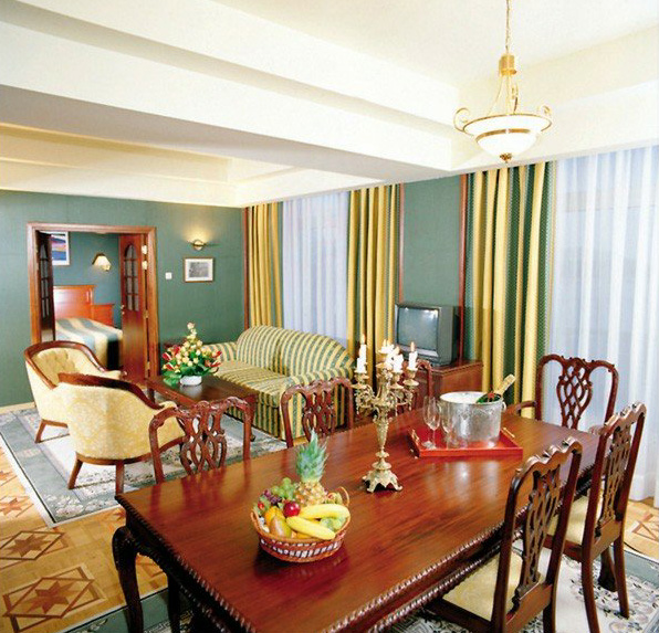 Improved de-luxe suite